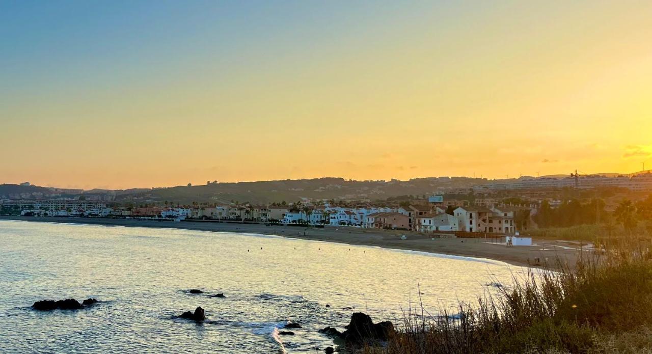Atico Con Gran Terraza A 50 Metros De La Playa De Casares Lägenhet San Luis de Sabinillas Exteriör bild